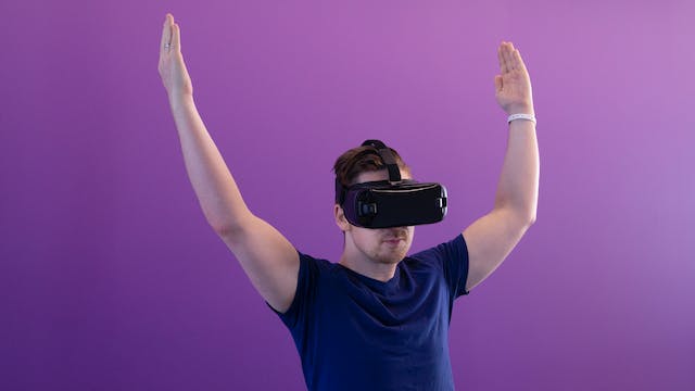 VR